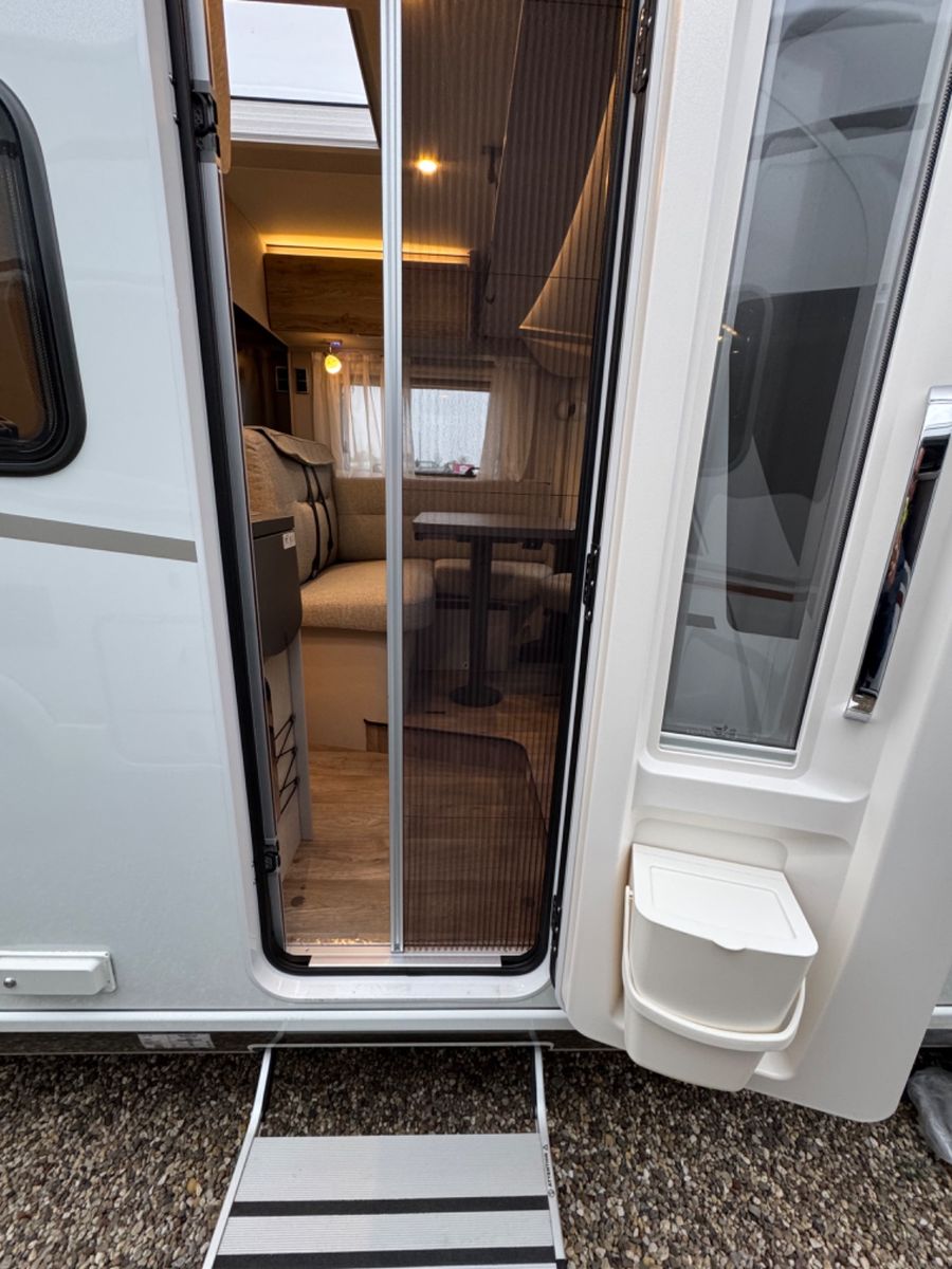 Fahrzeugabbildung HYMER / ERIBA / HYMERCAR Exsis I 580 -Pure - 16.216€ Sparen!