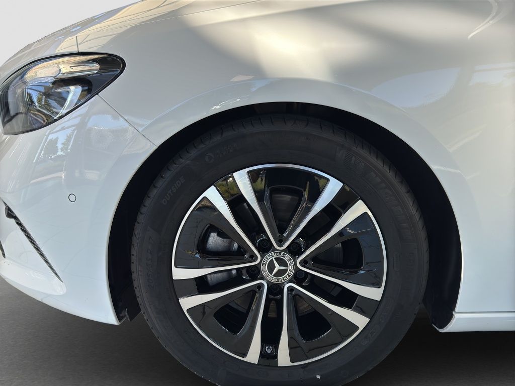 Fahrzeugabbildung Mercedes-Benz B 200 SpurH*AUT*LM*Teilled.