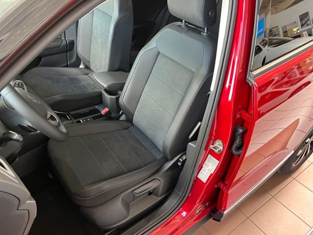 Fahrzeugabbildung Volkswagen T-Roc 1.5 TSI DSG STYLE GJR AHK NAVI IQ.DRIVE