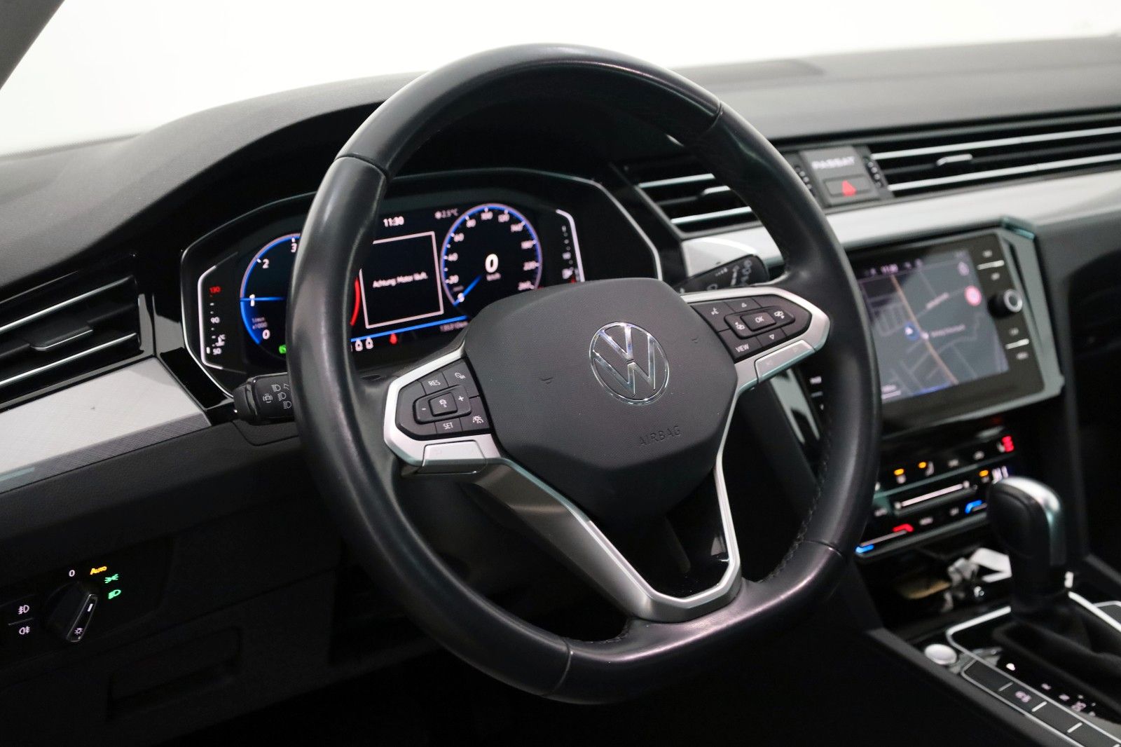 Fahrzeugabbildung Volkswagen Passat Variant DSG Navi,LED,ACC,SH,PDC.AHK,SR+WR