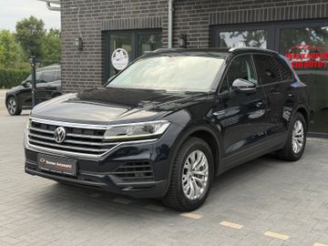 Volkswagen Touareg - 1