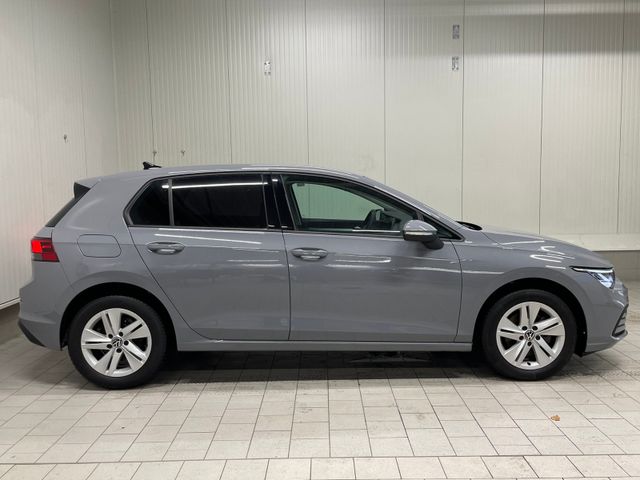 Golf VIII Life 1.0 eTSI DSG RFK NAVI ACC SHZ