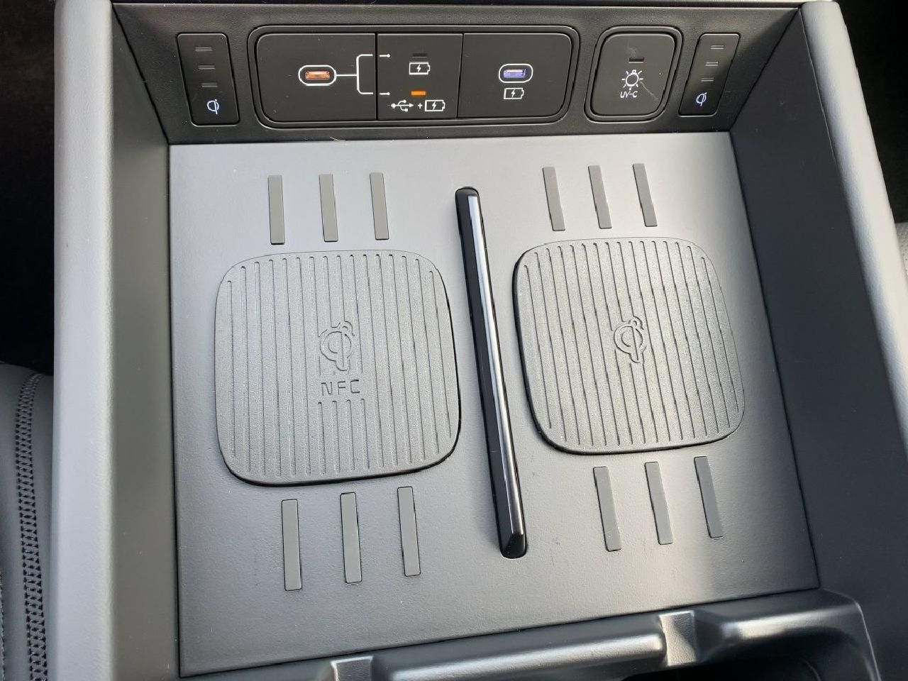 Fahrzeugabbildung Hyundai SANTA FE 1.6 T-GDI Hybrid 176 kW 4WD Blackline*