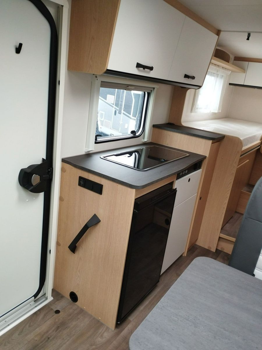 Fahrzeugabbildung Sunlight Adventure V 66 Automatik, Dörr Edition, TV