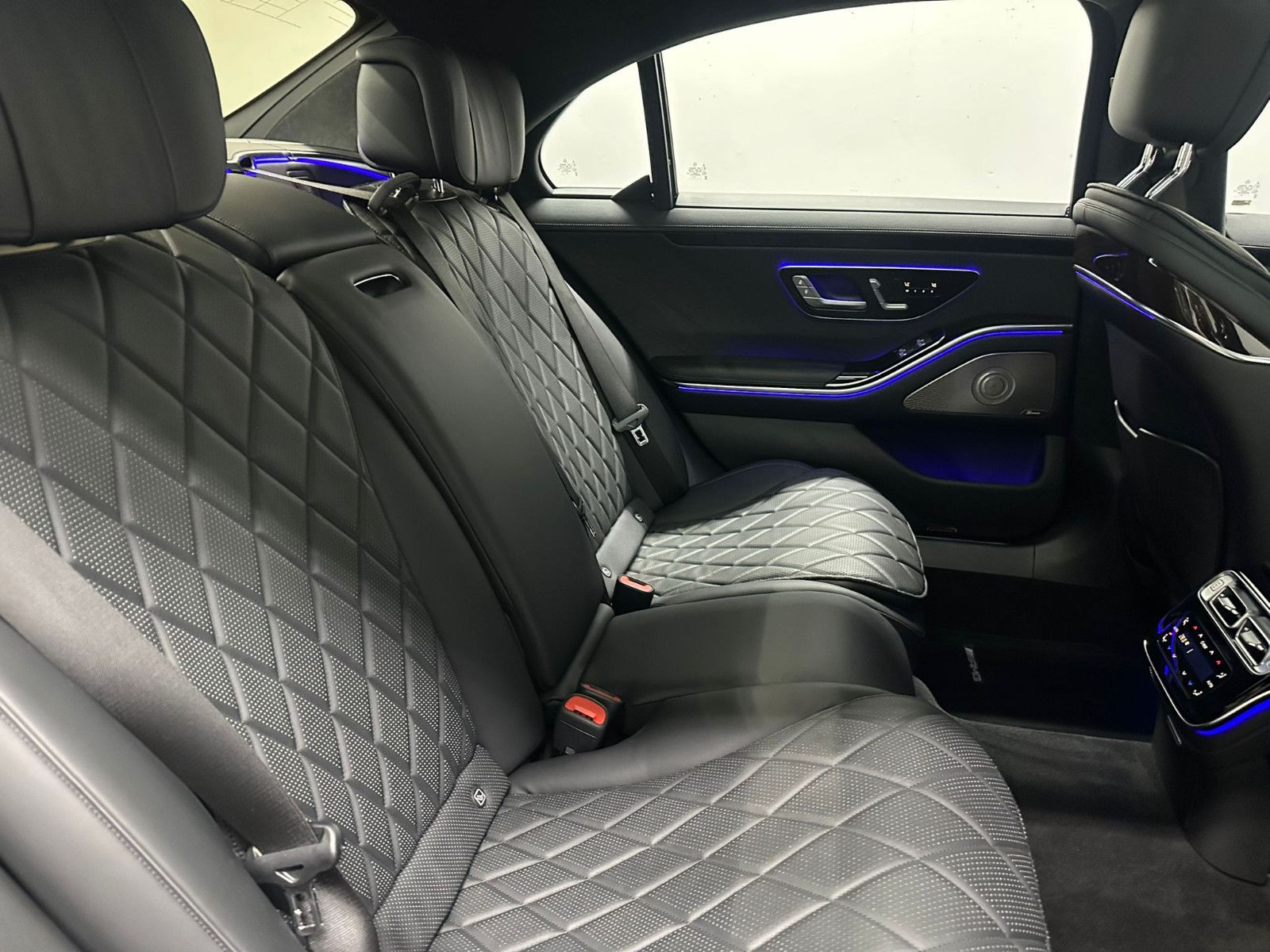 Fahrzeugabbildung Mercedes-Benz S 450 4MATIC L *AMG-LINE*ACTIVE BODY*EXKLUSIV*TV