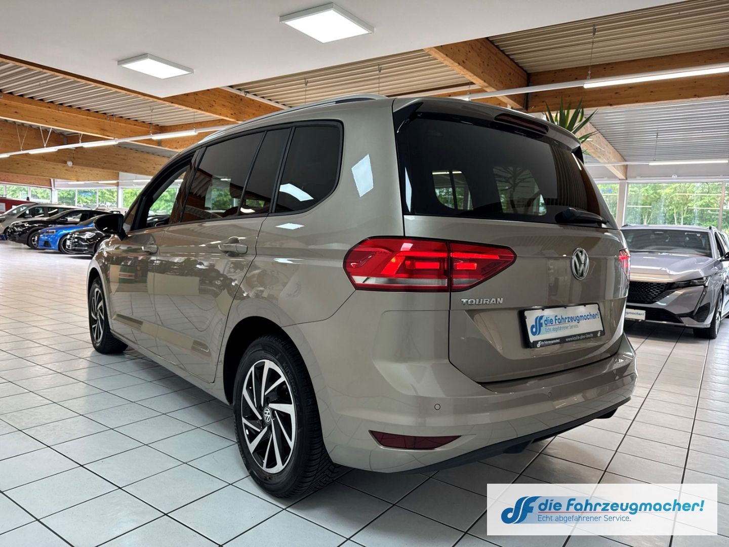 Fahrzeugabbildung Volkswagen Touran Join Start-Stopp StandHZG AHK-klappbar Na