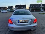 Mercedes-Benz E 200 E Limousine E 200*TÜV NEU*1 HAND*TOP AUTO* - silberne Mercedes-Benz E 200