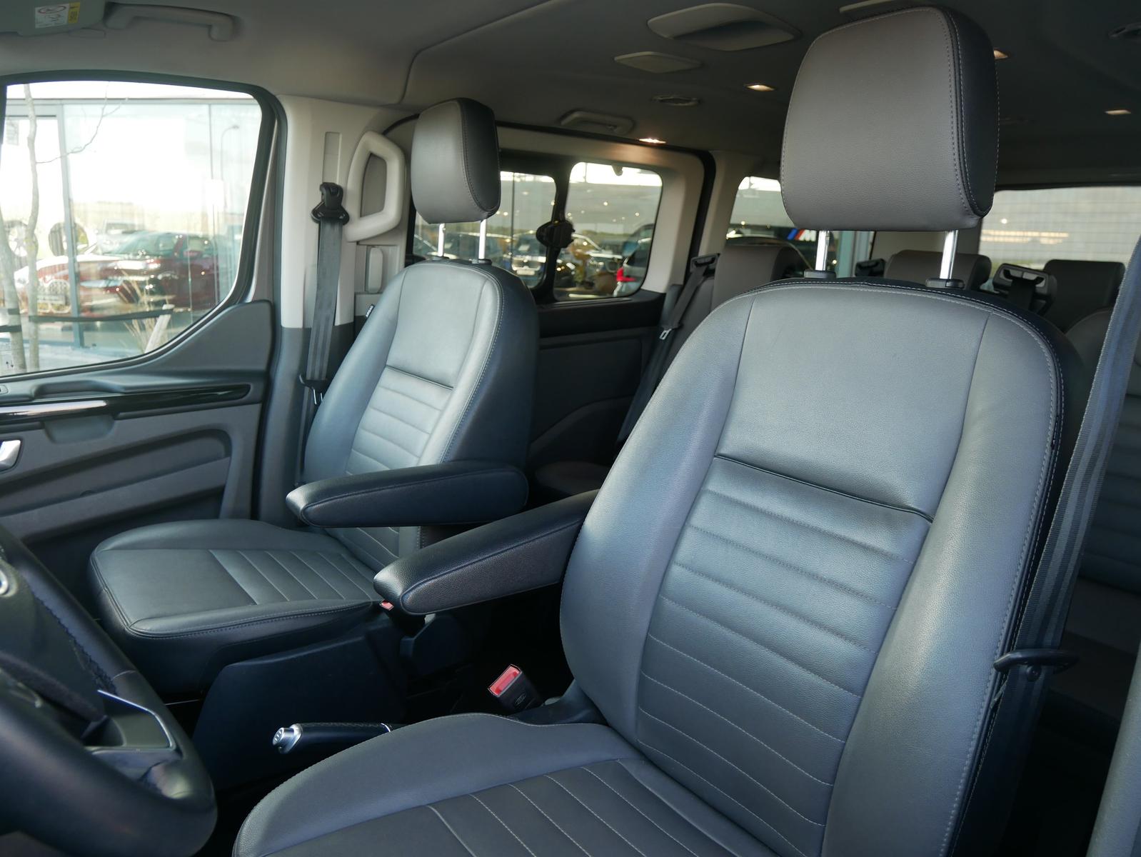 Ford Tourneo Custom 320 L1H1 VA Autm. Titanium X AHK