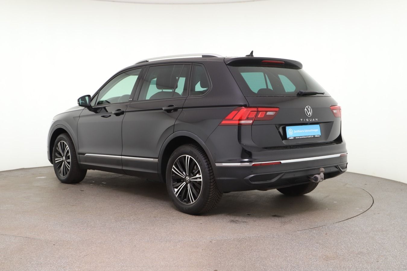 Volkswagen Tiguan 2.0 TDI DSG Active LED ACC Kamera App Nav foto 4