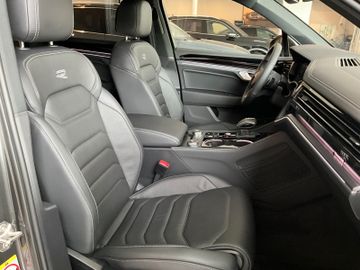 Volkswagen Touareg - 12