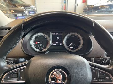 Skoda Octavia Combi L&K 4x4 *BI-XENON*NAVI*PDC*SZHZ*