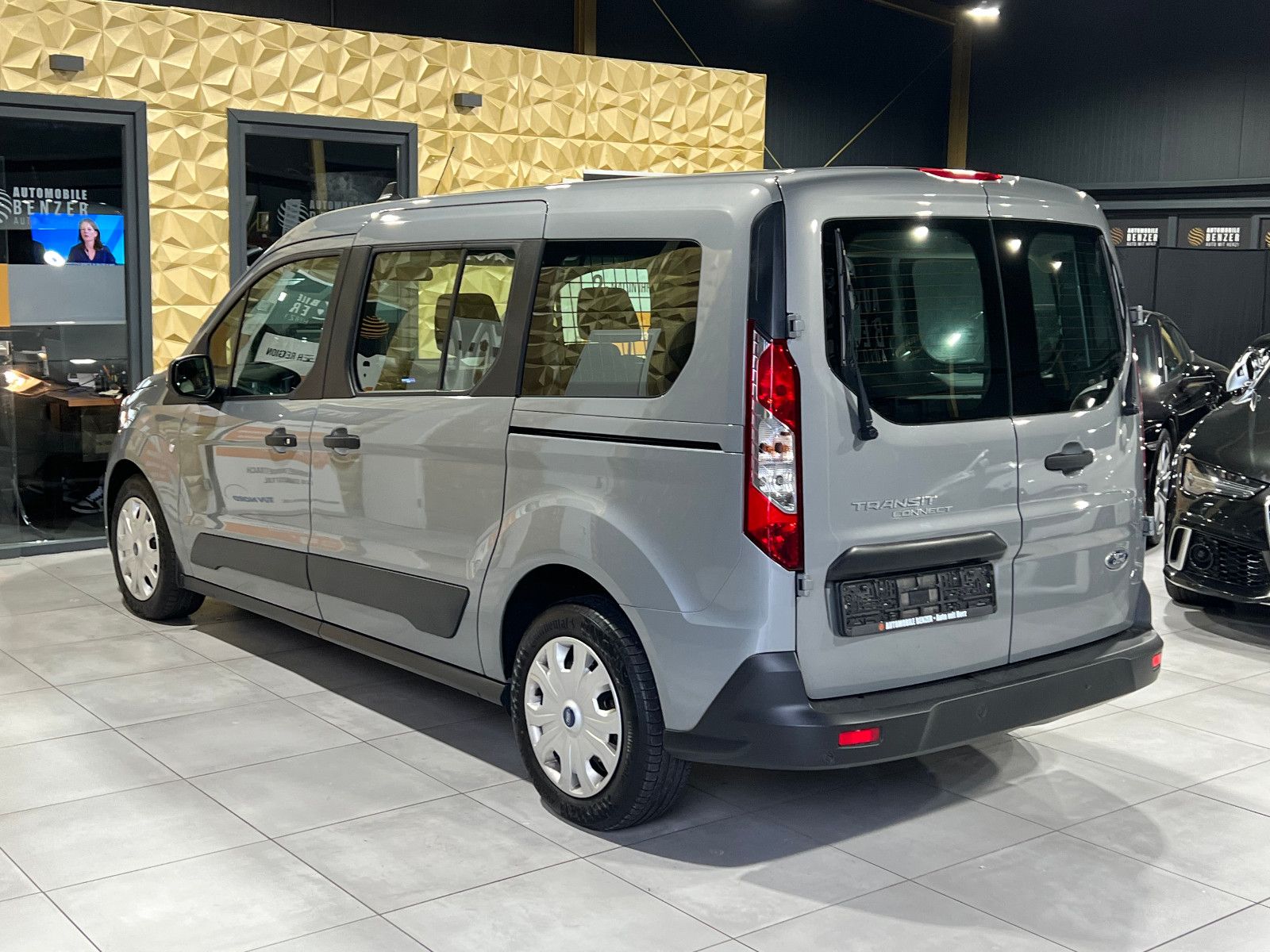 Fahrzeugabbildung Ford Transit Connect Kombi lang//5-SITZER/KLIMA//PDC