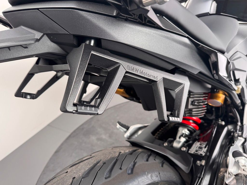 Fahrzeugabbildung BMW F900 XR *TRIPLE BLACK