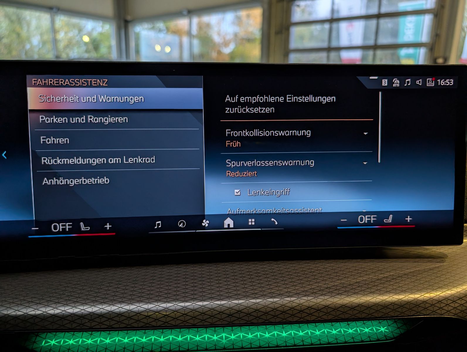 Fahrzeugabbildung BMW 320 d M-Sport Ad-LED ACC Comfort Kamera Pano AHK