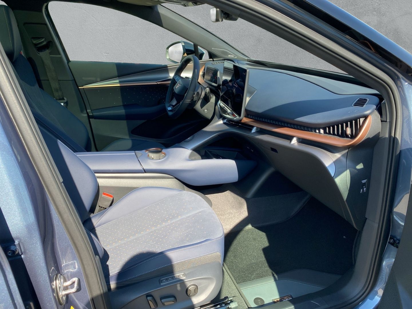 Fahrzeugabbildung CUPRA Tavascan 210 kW Endurance HUD AD El. Panodach Na