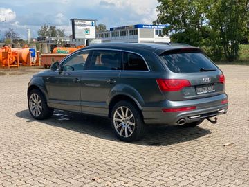 Audi Q7 - 4