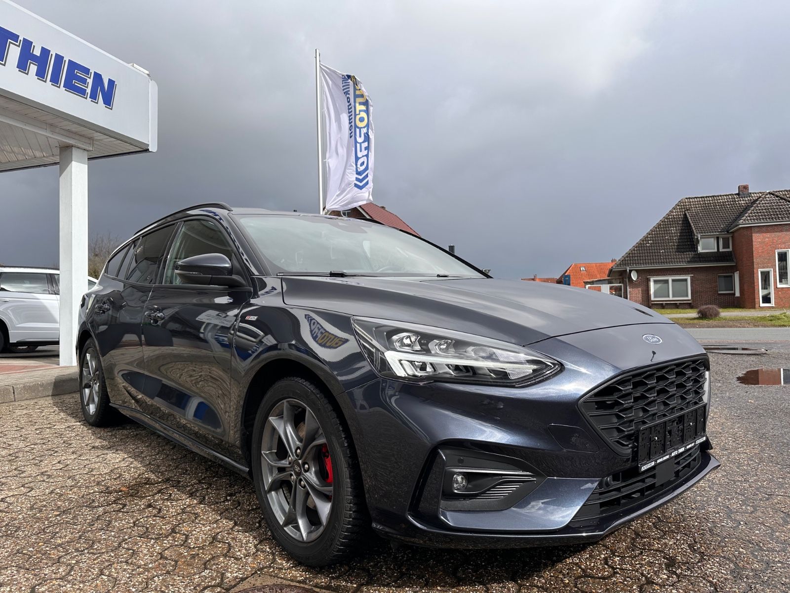 Fahrzeugabbildung Ford Focus Turnier ST-Line X 1.5 EB AHK/ACC/LED/Navi