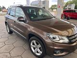 Volkswagen Tiguan 2.0 TDI DSG 4MOTION Track & Field Shz - Volkswagen Tiguan: Track Field