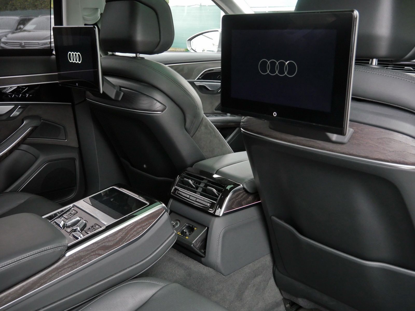 Audi A8 - Bild 18