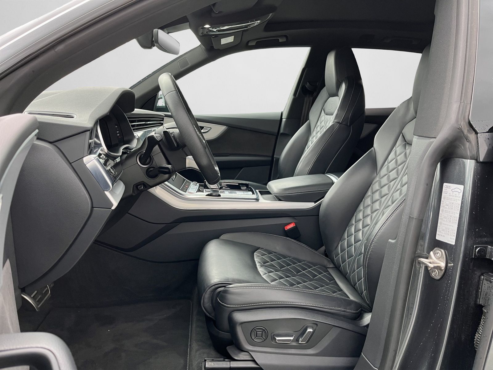 Audi SQ8 - Bild 12