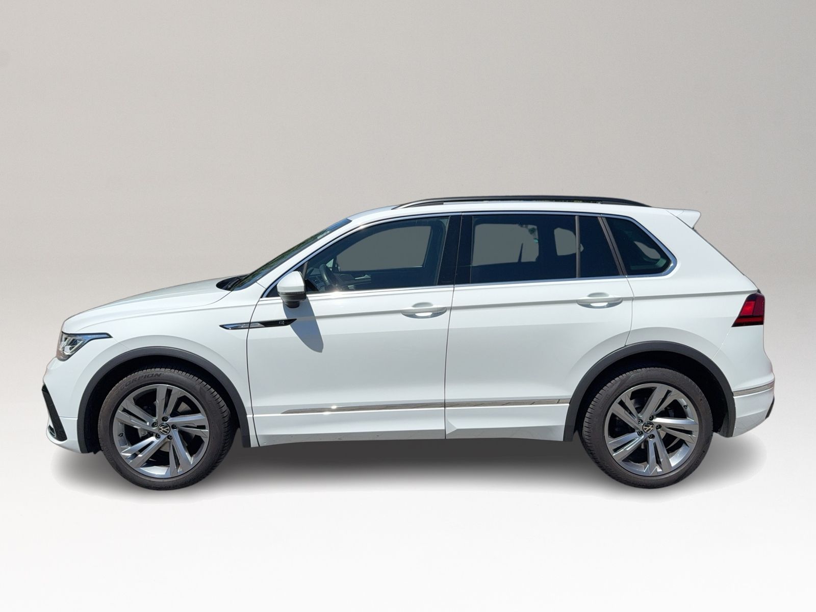 Tiguan 1.5 TSI R-Line, ACC, RearView, App, LED D