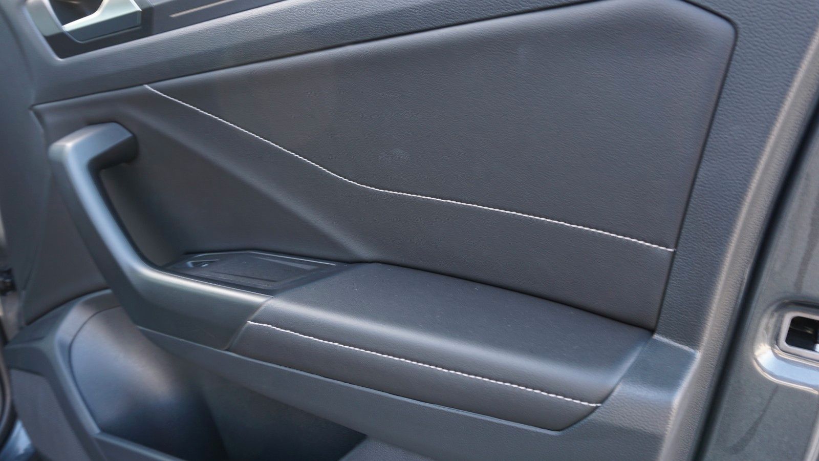 Fahrzeugabbildung Volkswagen T-Roc Style, Kamera, Navi, AHK, LED, IQ.Drive+WR