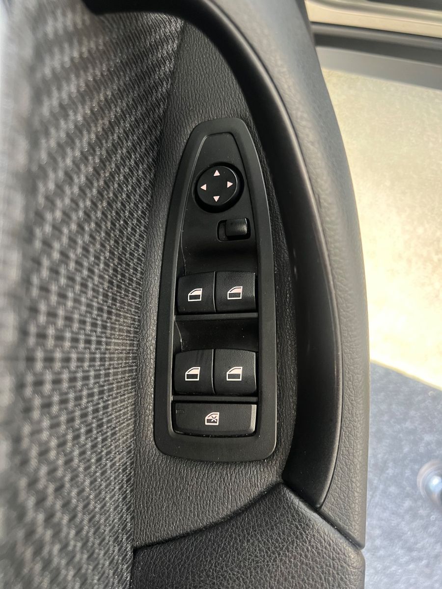 Fahrzeugabbildung BMW X1 sDrive 18 d Advantage *LED*NAVI*SITZHEIZUNG*