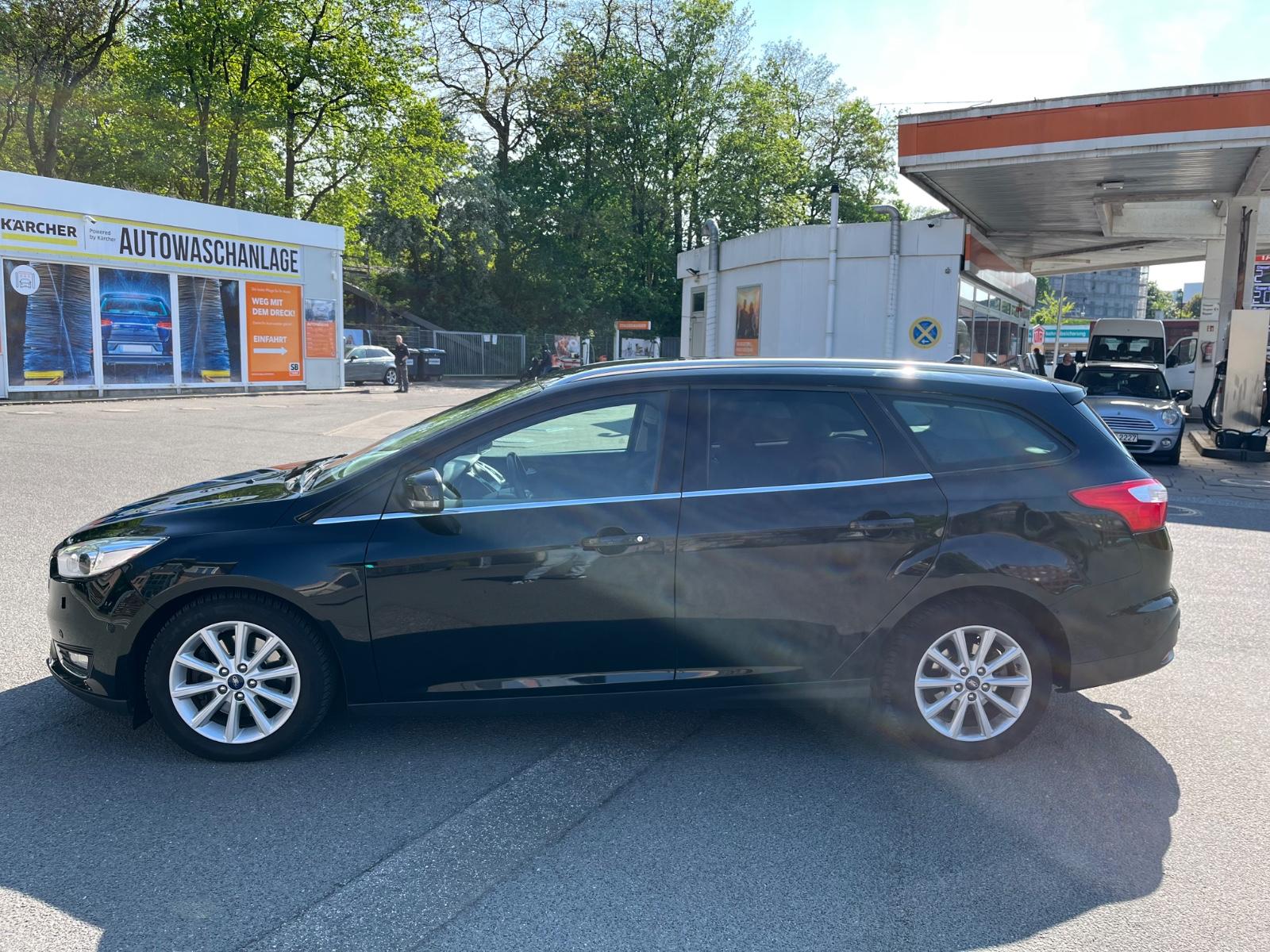 Ford Focus Turnier Titanium 2.0"Automatik"Navi"L-HEIZ