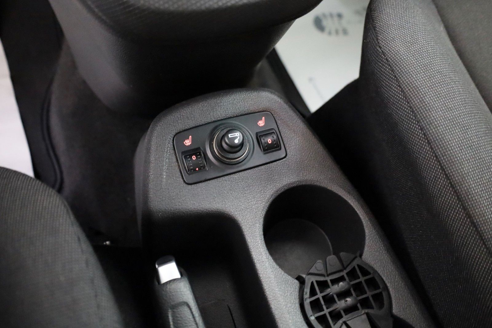 Fahrzeugabbildung Ford Grand Tourneo Connect Trend 7 Sitzer,SH,PDC,AHK