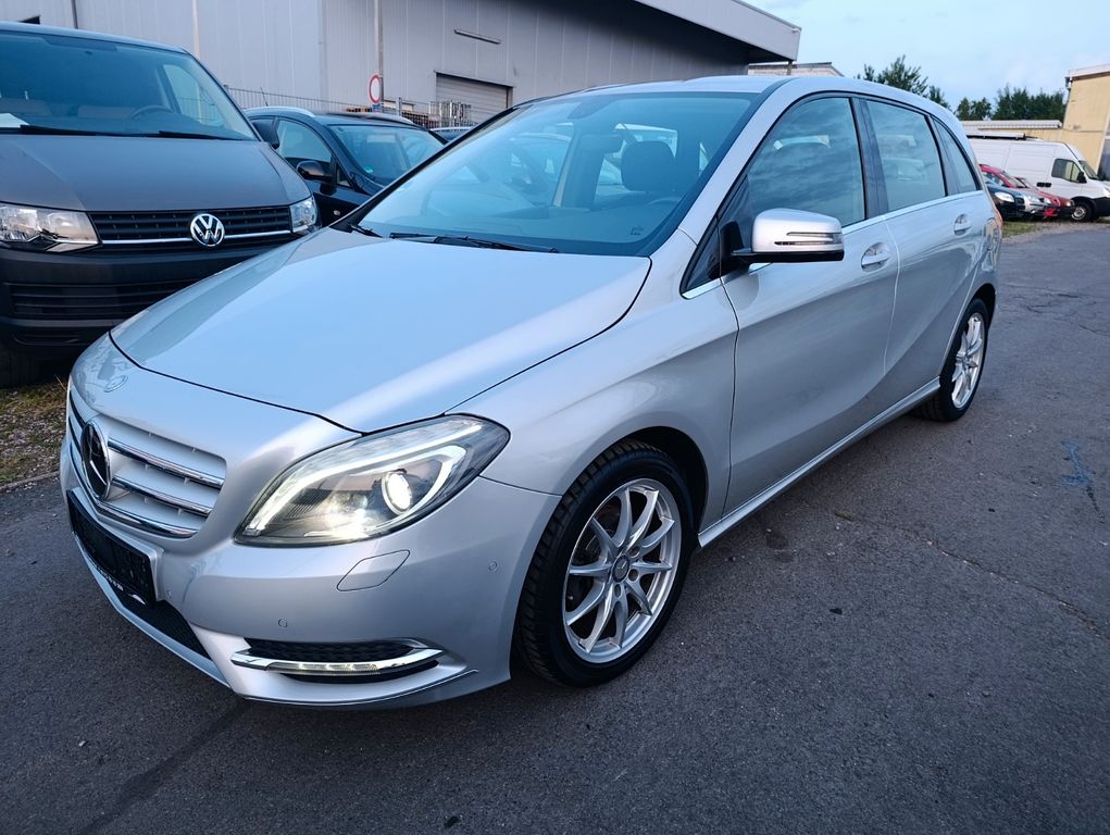 Mercedes-Benz B 180 CDI*NAVI*PDC*TEMPOMAT*SITZ-H*LED*XENON*