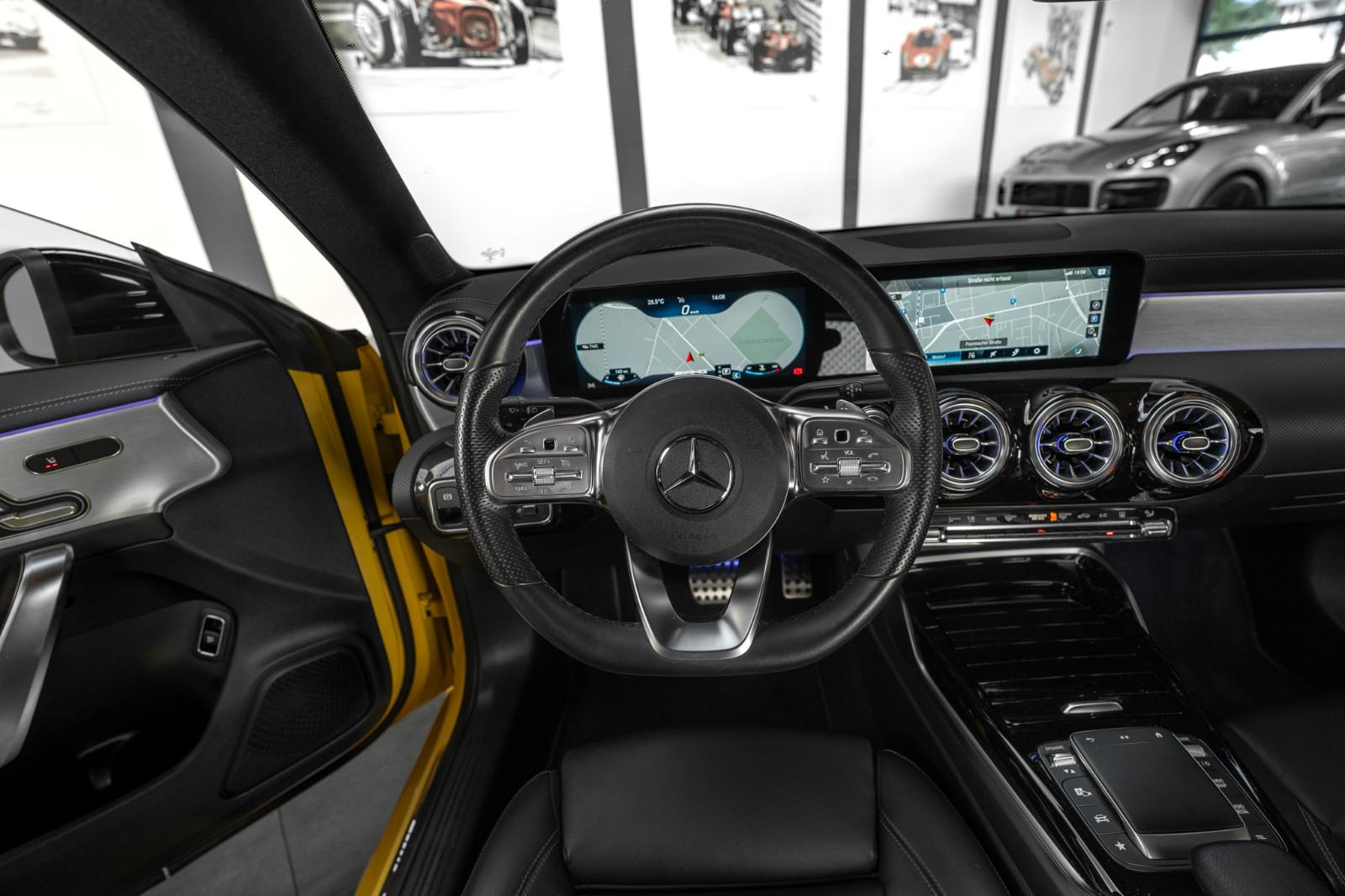 Mercedes-Benz CLA 35 AMG #AEROKIT #NIGHT-PAKET #PANORAMA