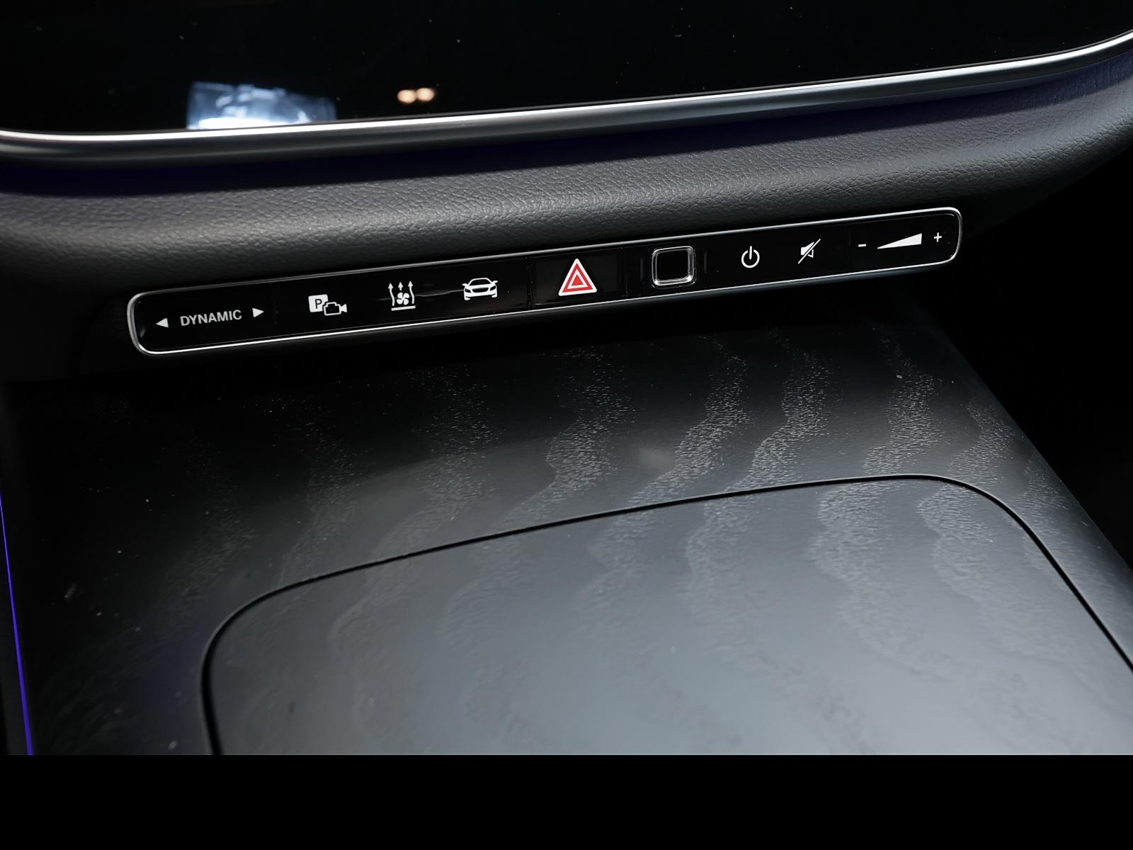 Mercedes-Benz E 220 d 4M AMG MBUX+DIG-LED+360°+AHK+Pano+Distro