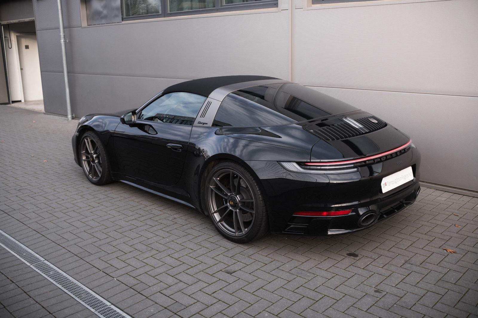 Fahrzeugabbildung Porsche 992/911 Edition 50 Jahre -Lift-Martrix-LED Schw.