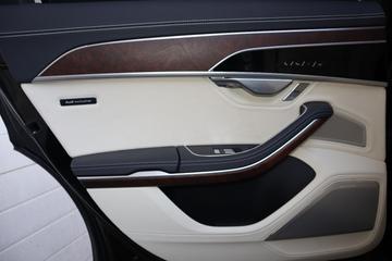 2025 AUDI S8 — миниатюра 38