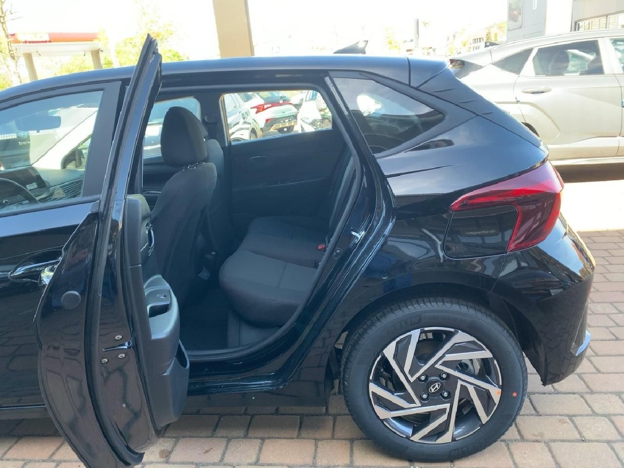 Fahrzeugabbildung Hyundai i20 DCT Trend Powerleasing bis 16.05.26!!!