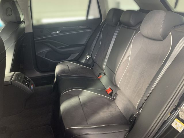 Passat Variant 1.5 eTSI DSG BUSINESS LED+ACC+AHK