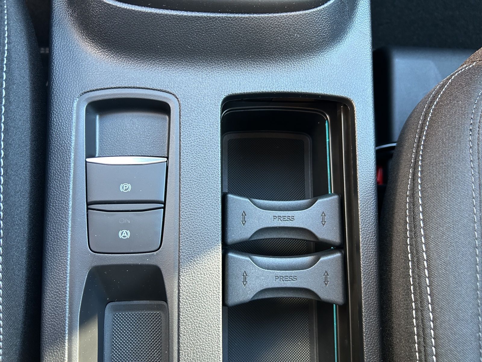 Fahrzeugabbildung Ford Focus Titanium X Winter P. B&O e.Call LM 17Z LED