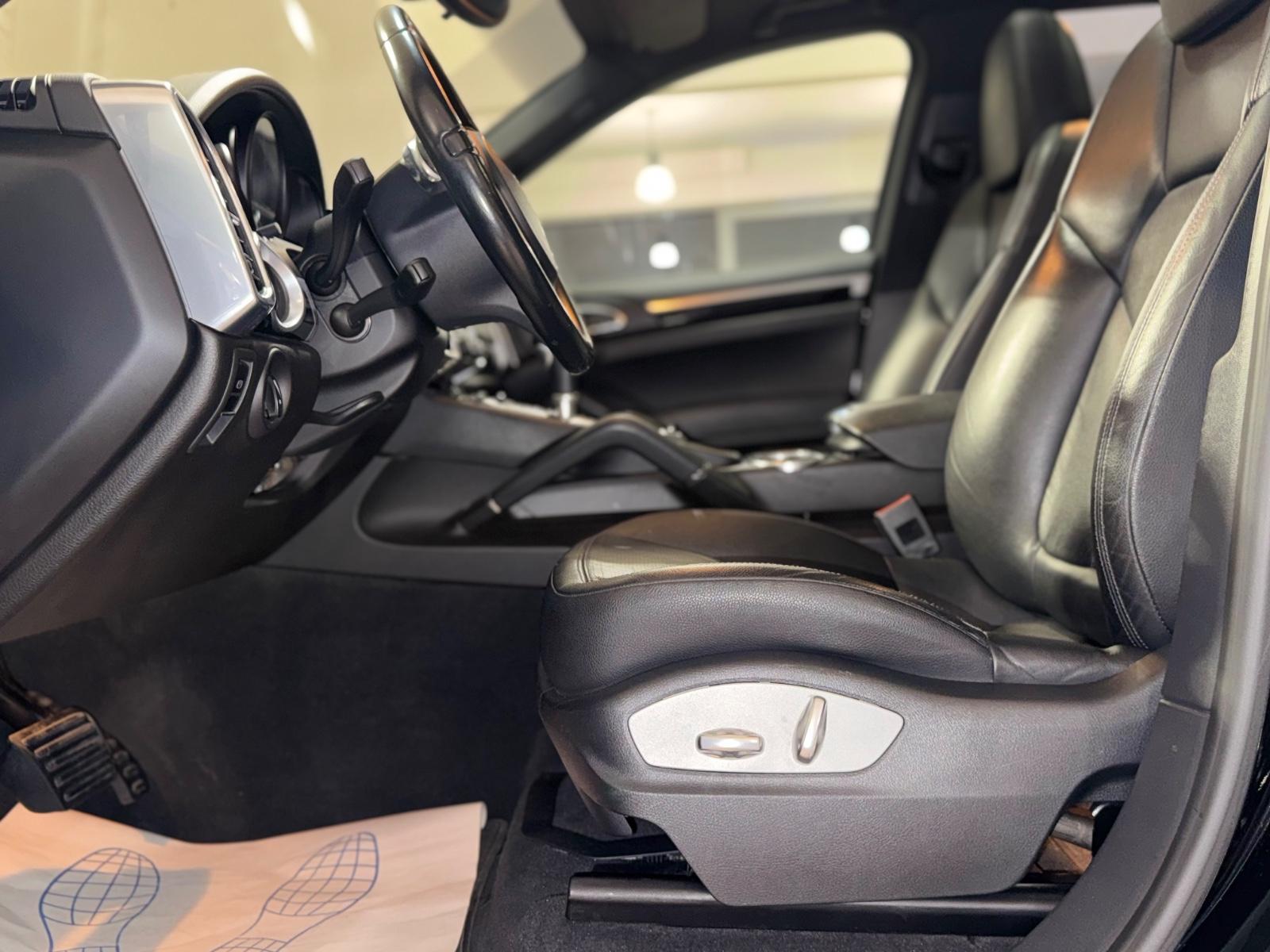 Porsche Cayenne 3.0 d Pano/Leder/Xenon/Navi/Kamera