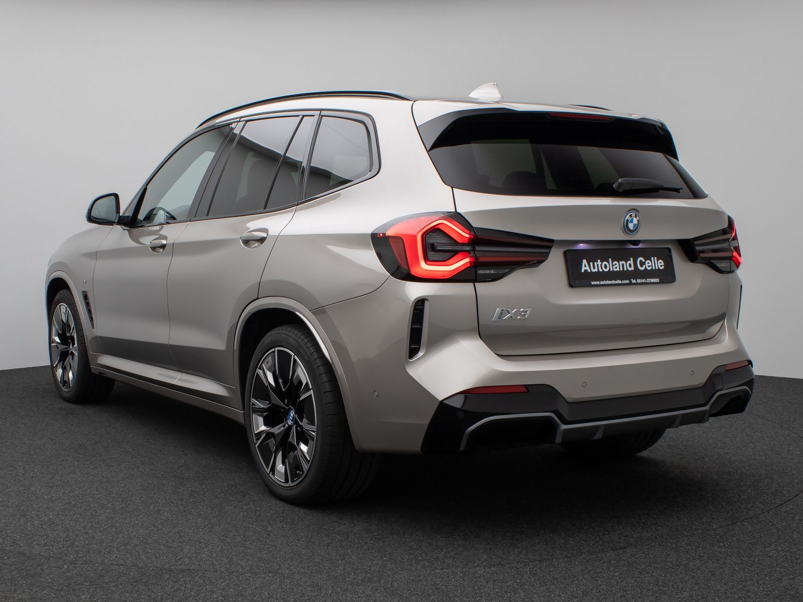 Fahrzeugabbildung BMW iX3 Impressive M Sport Panorama 360°HUD DAB H/K