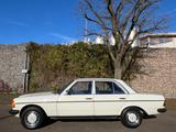Mercedes-Benz 200/W123/60TKM/Autom/Tüv Neu/Tausch Inz möglich - Mercedes-Benz 200 Oldtimer: Limousine