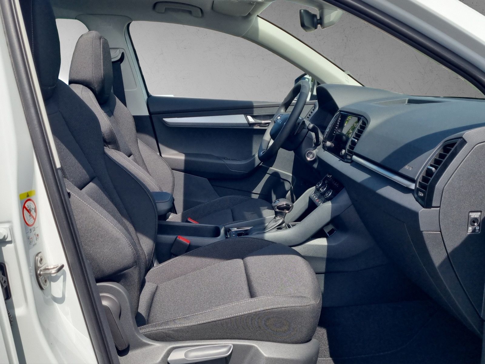 Fahrzeugabbildung SKODA Karoq Balance 2,0 TDI PANO Fahrassi Parken+