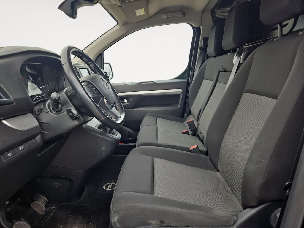 Fahrzeugabbildung Opel Vivaro 2.0 D Cargo M Standheizung, Kamera