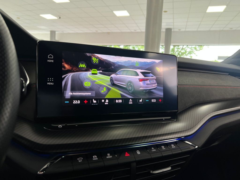 Skoda Octavia RS iV*LED*CANTON*pACC*HUD*KEYL*DCC*TOTW*