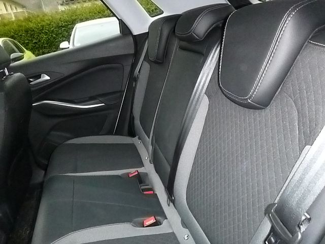 Grandland Bus. Elegance Plug-In-Hybrid Automatik