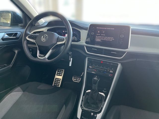 Fahrzeugabbildung Volkswagen T-Roc 1.5 TSI DSG GOAL AHK GJR NAVI KAMERA