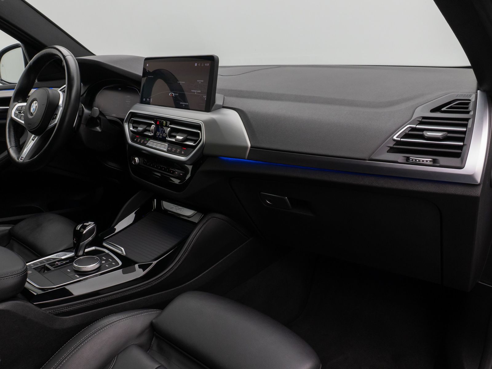 Fahrzeugabbildung BMW X4 xD30d M Sport Panorama Laser Kamera HUD HiFi