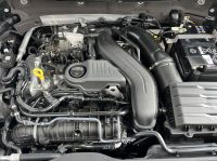 SKODA Karoq 1.5 TSI DSG Selection PANO KAM AHK 5JGAR bei Autohaus Landmann & Maier OHG