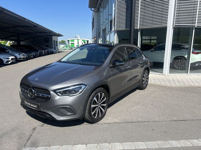 Mercedes-Benz GLA 220