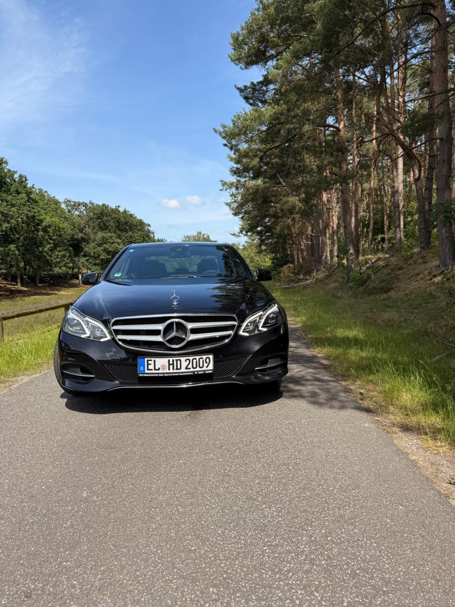 Mercedes-Benz E 220 BlueTEC 4MATIC Autom. Standard
