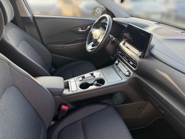 Fahrzeugabbildung Hyundai KONA Edition 30+ Elektro 2WD +KLIMA+NAVI+PDC+SHZ